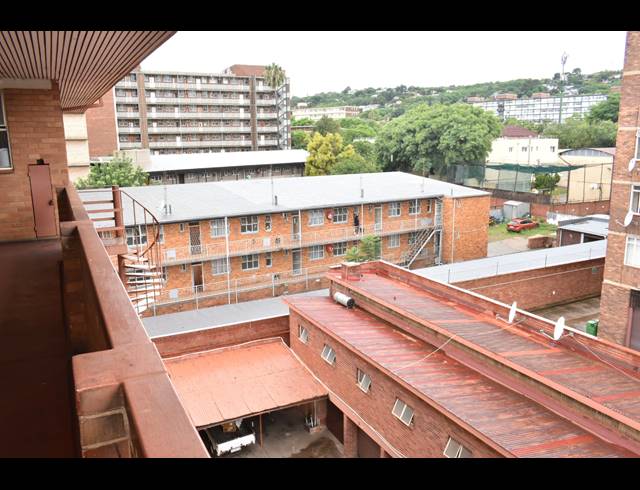 4 BEDROOM APARTMENT FOR SALE IN SUNNYSIDE